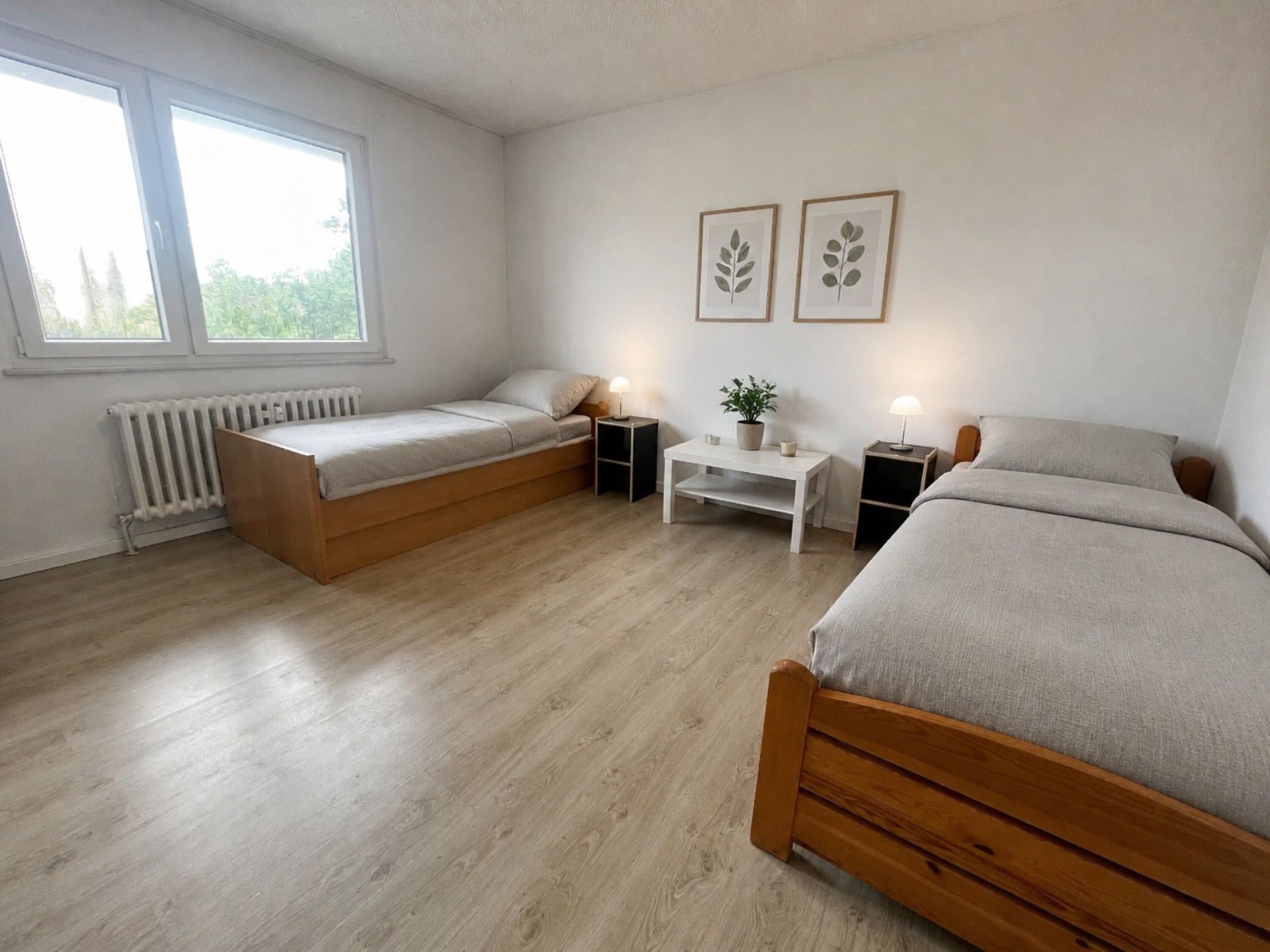 Schlafzimmer mit zwei Einzelbetten